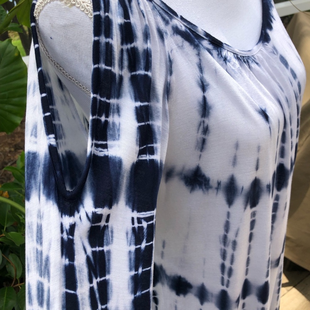 Tie Dye Cold Shoulder L Navy & White Top - Picture 3 of 8